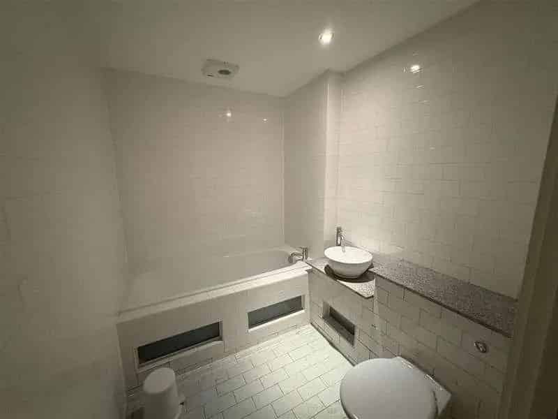 2 Bed Flat for Sale - EWS1 Compliant