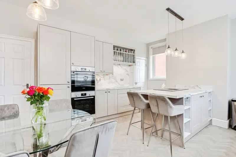 3 Bedroom End Terrace House Wakefield WF1