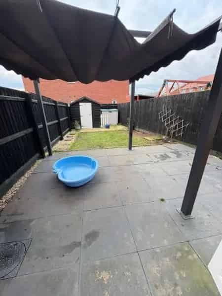 3 Bedroom House 2 Bathrooms 2 Parking Spaces