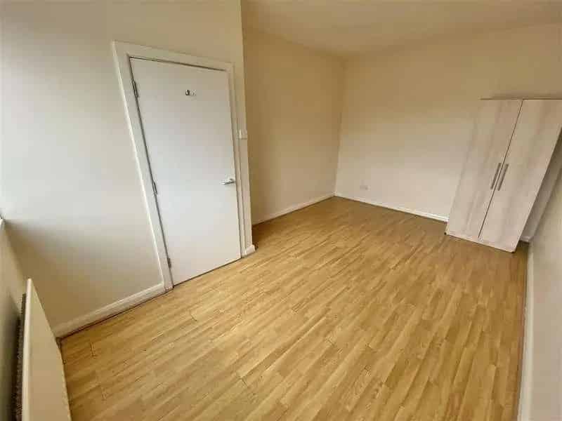 1 Bed Flat for Sale No Onward Chain Wilmslow Handforth