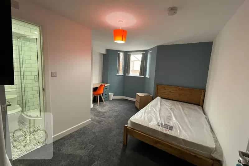 6 Bedroom Terraced House to Rent