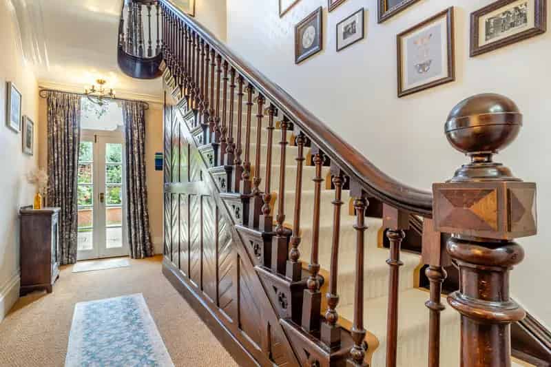 5 Bedroom Family Home Near Uttoxeter Racecourse