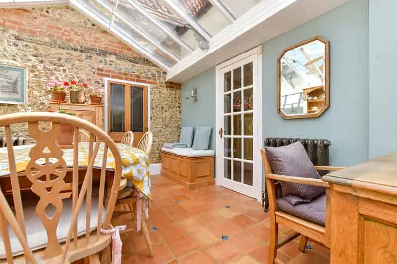 2 Bedroom Character Property for Sale in Surrey Hills