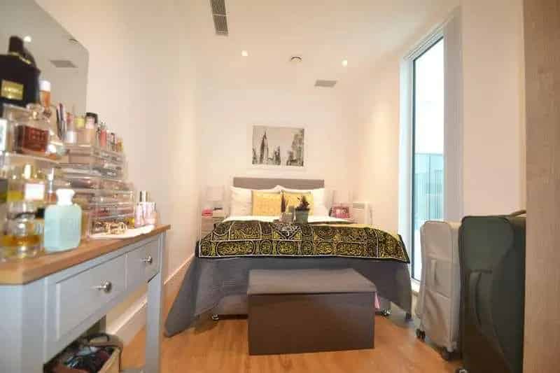2 Bed Flat for Sale in Ealing W5 - Modern Apartment