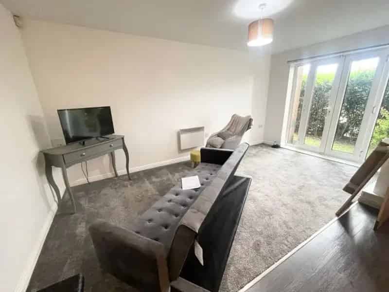 2 Bedroom Apartment House to Rent Chain Free