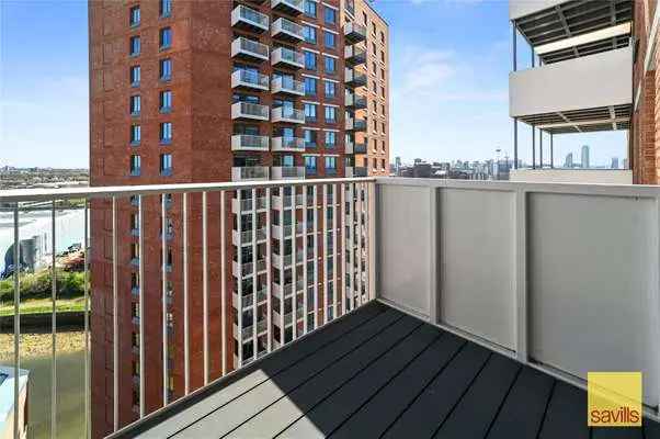 Luxury 2-Bed Apartment with Balcony and River Views