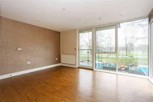 Stunning One Bedroom Apartment Canal and Park Views London