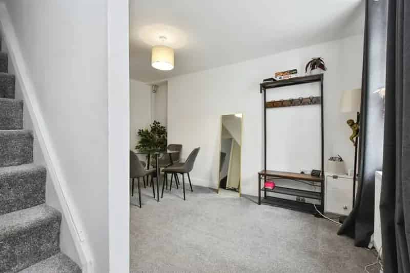 2 Bedroom Terrace House Near Schools and Amenities