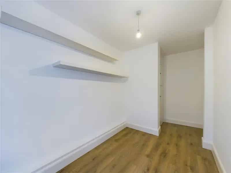 2 Bedroom Flat to Rent in Acton