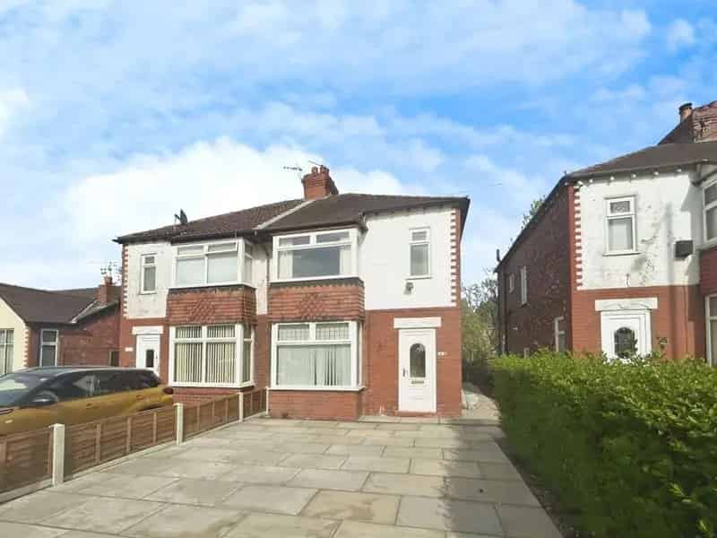 3 Bedroom Semi Detached House to Rent Stockport SK3