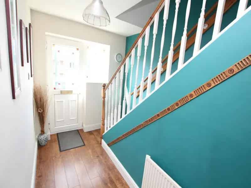 3 Bedroom Detached House For Sale Near Train Stations