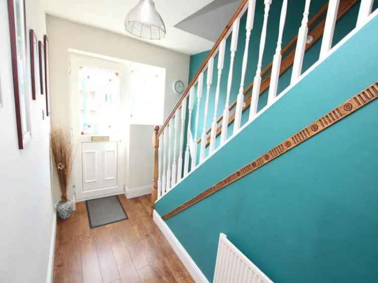 3 Bedroom Detached House For Sale Near Train Stations