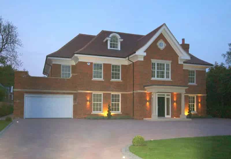 Luxury 6-Bedroom Detached House to Rent Kingswood
