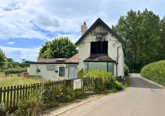 The Cottage Inn  Pub for Sale - Large Plot - Renovation Project