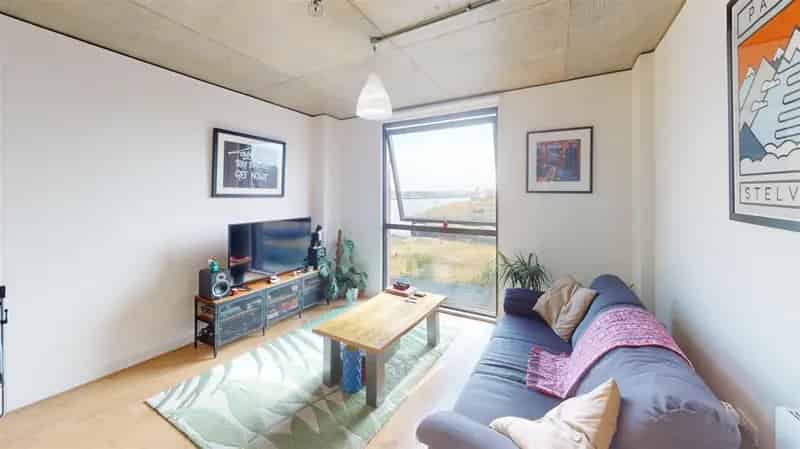 1 bedroom Flat
 For Sale 
Total Size: 539 SQ FT