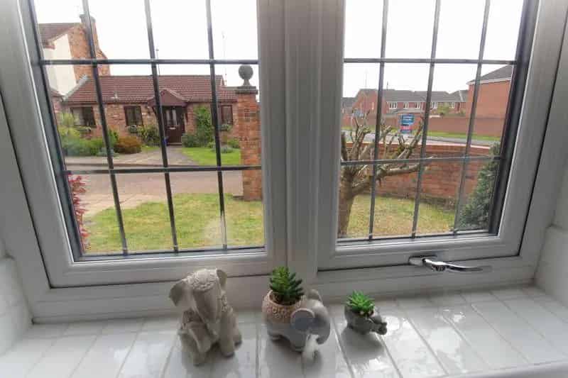 1 Bedroom Bungalow For Sale