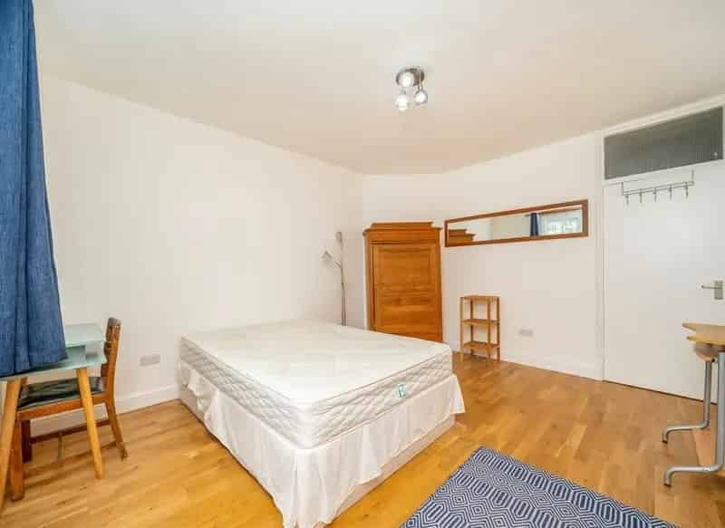 Furnished Studio Flat near King's Cross Bloomsbury Central London