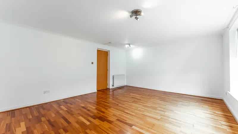 Glasgow West End 2 Bed Apartment Near University Secure Parking