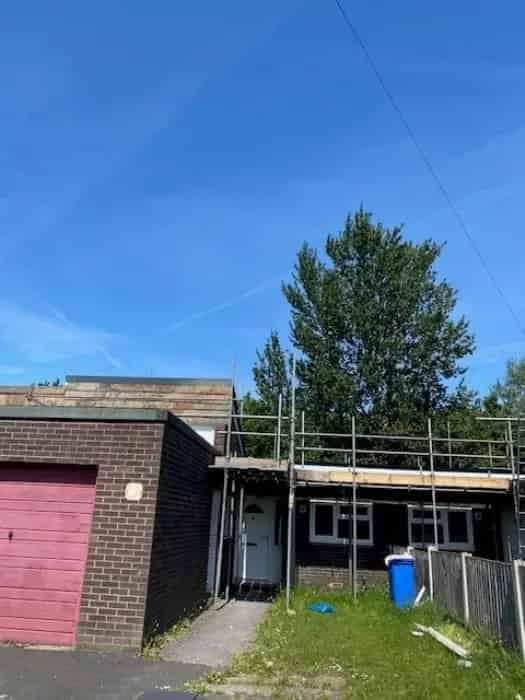 3 bed bungalow in Halton Lodge