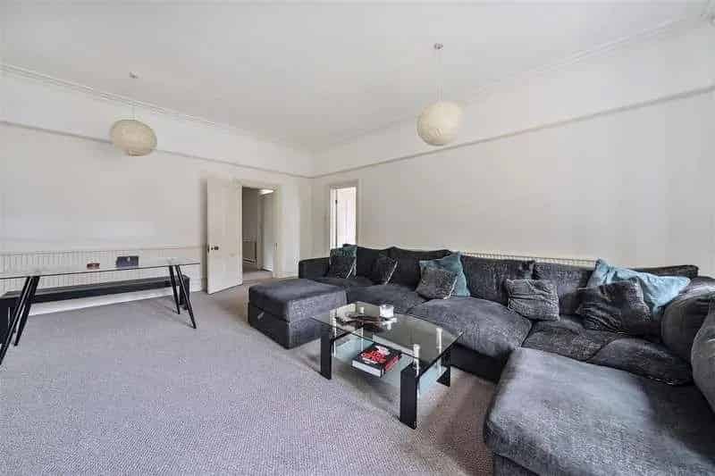 3 Bed Clifton Flat for Sale - Prime Location Period Conversion