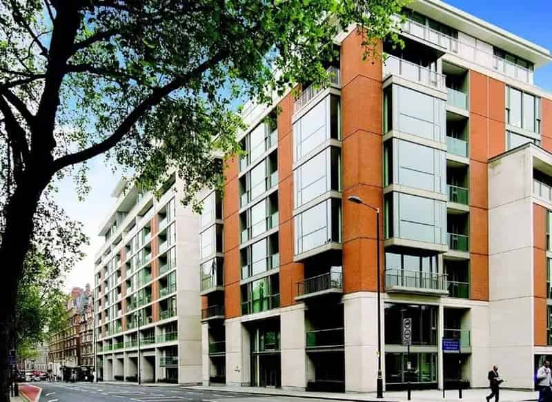Knightsbridge 3-Bedroom Apartment with Amenities