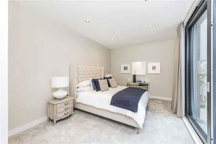 Apartment For Sale in City of Westminster, England