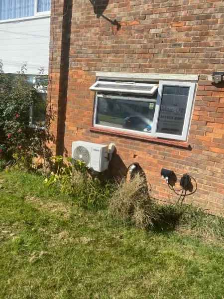 Flat For Rent in Mid Sussex, England