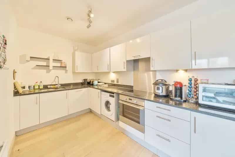 2 Bed 2 Bath Contemporary Apartment with Private Entrance and Patio