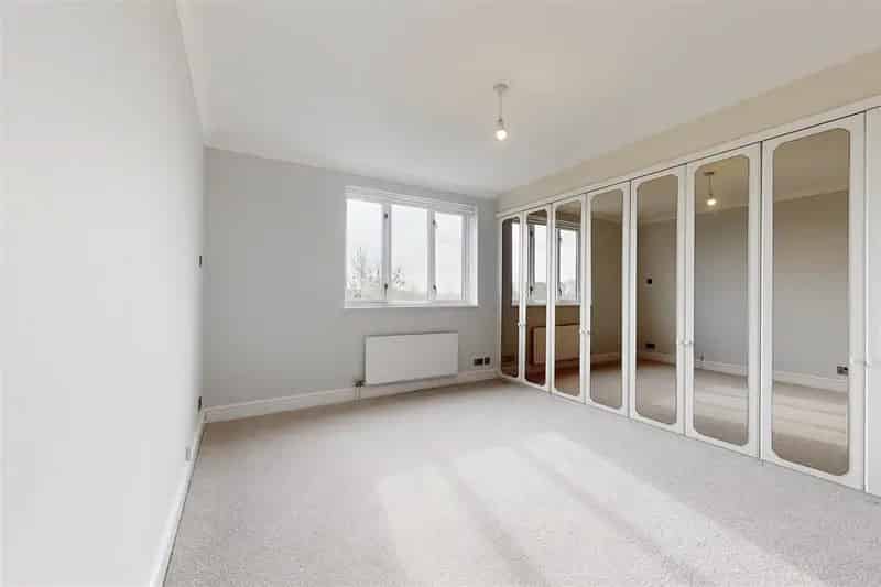 3 Bedroom Flat House to Rent