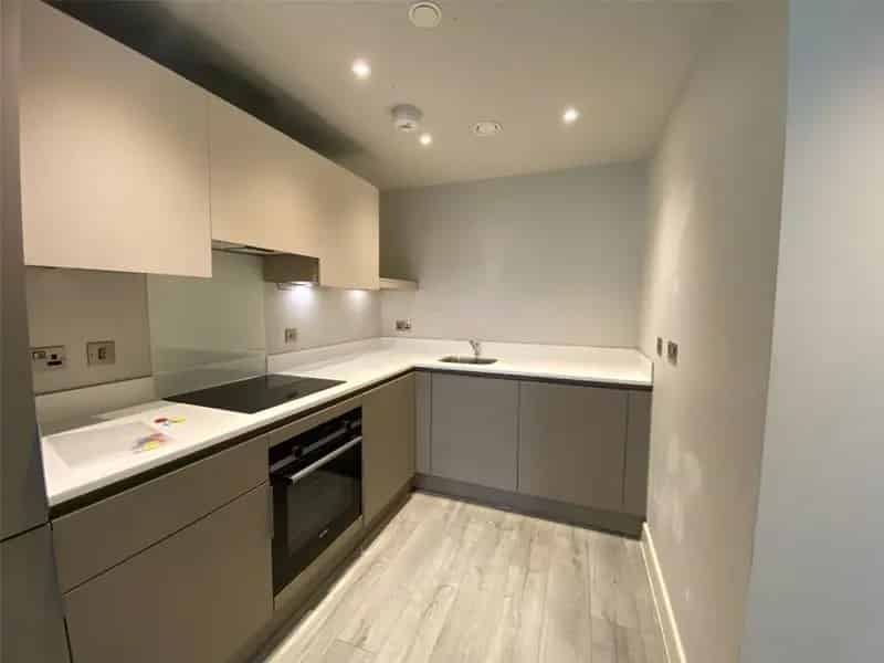 Modern 2-Bedroom Apartment Near Amenities