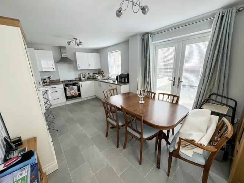 3 Bedroom Detached House For Sale Mill Brooke Estate
