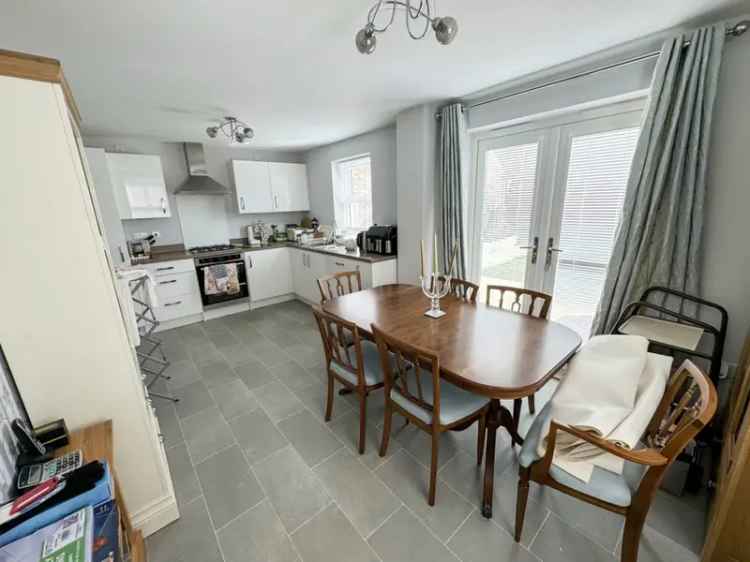 3 Bedroom Detached House For Sale Mill Brooke Estate