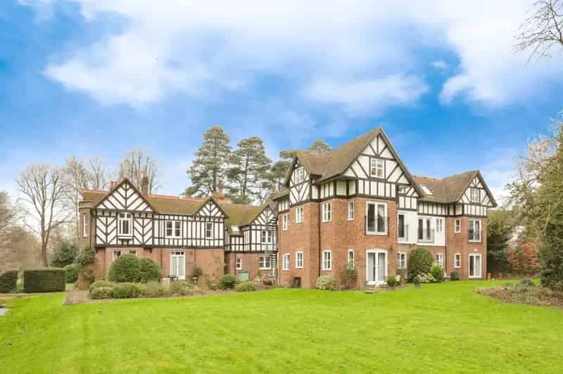 Two Double Bedroom Flat Seven Gables Development Parking Communal Garden
