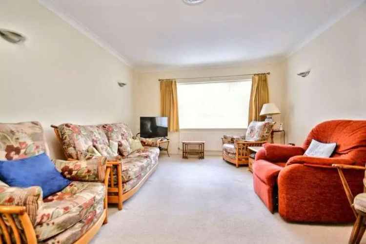 2 Bed Flat for Sale in Broadstone