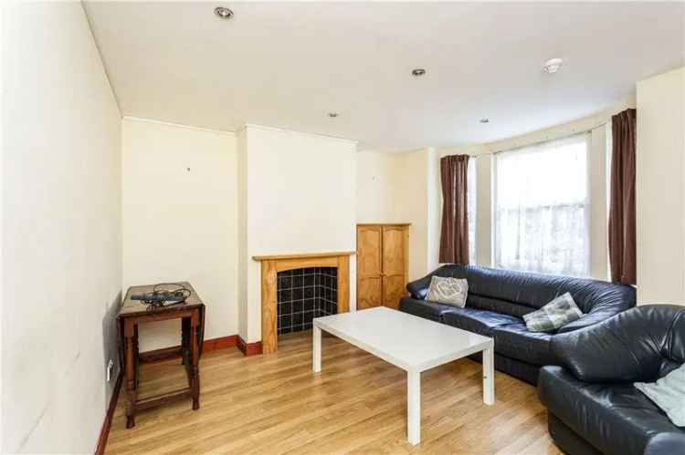 6 bedroom terraced house for sale