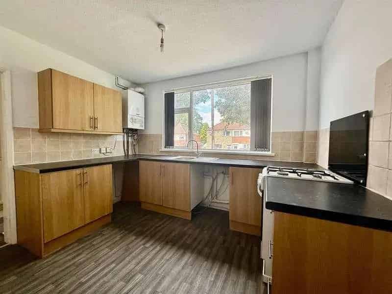 2 Bed House for Sale B44 - Extended Lounge & Driveway