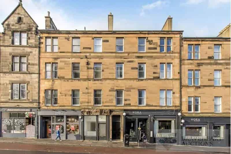 2 Bedroom Flat for Sale near Edinburgh City Centre - Investment Opportunity