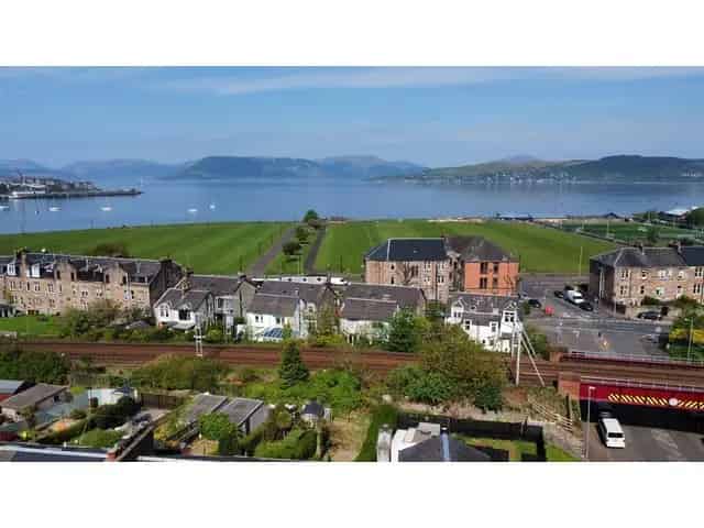 3 Bedroom Detached House for Sale in Greenock