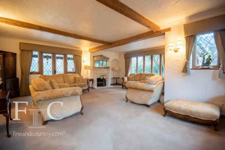 Detached House for sale with 6 bedrooms, Park Lane, Broxbourne