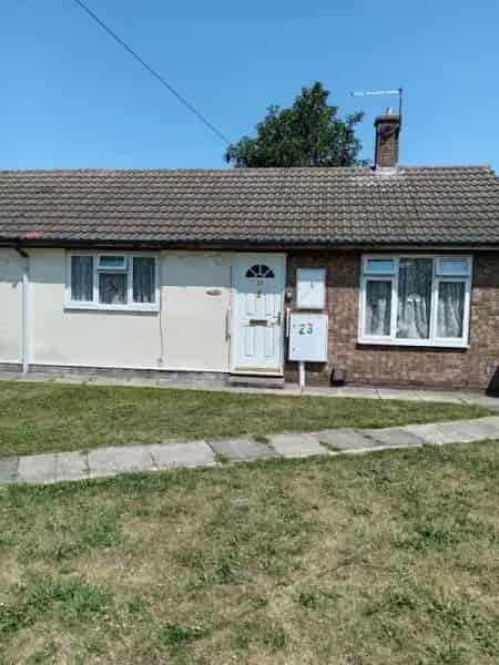 1 Bedroom Bungalow with Wet Room and Off-Road Parking