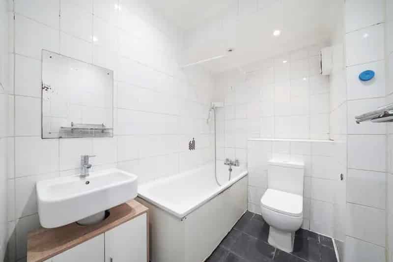 2 Bed Flat near New Cross Station - Private Garden