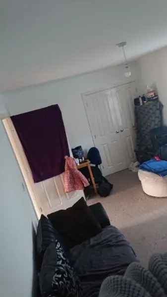 Flat For Rent in Kettering, England