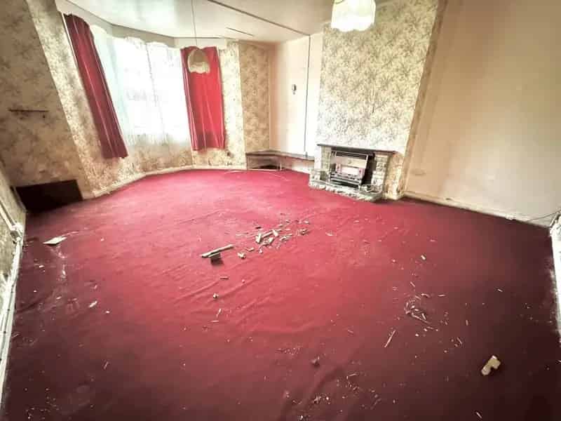 2 Bedroom Flat for Sale Scarborough YO11 Auction