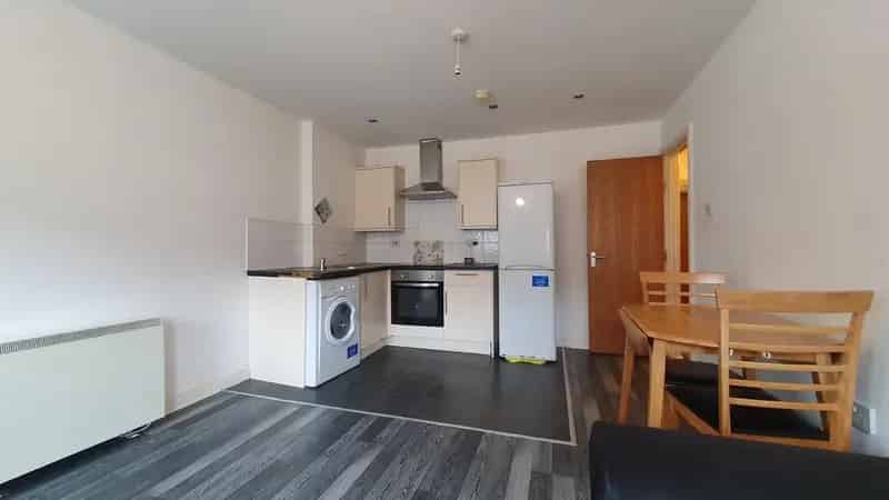 2 Bedroom Flat to Rent Near Cardiff City Centre