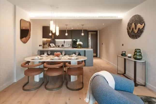 Luxury Riverfront Apartment in Chelsea Waterfront Powerhouse