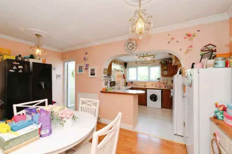 2 Double Bedroom House in Hoddesdon Near Rye House Station