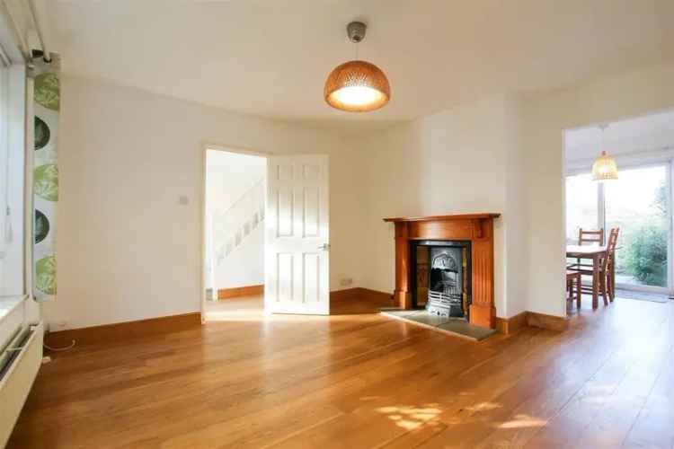 3 Bedroom Detached House To Rent