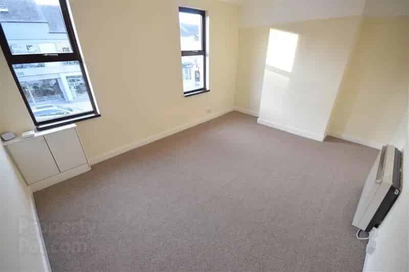 Bangor Town Centre Duplex Apartment 2 Beds Modern Kitchen