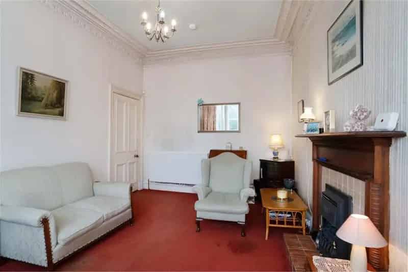 3 Bed Flat Trinity Edinburgh - Period Features & Garden