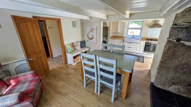 4 Bed Grade II Listed Semi-Detached House for Sale